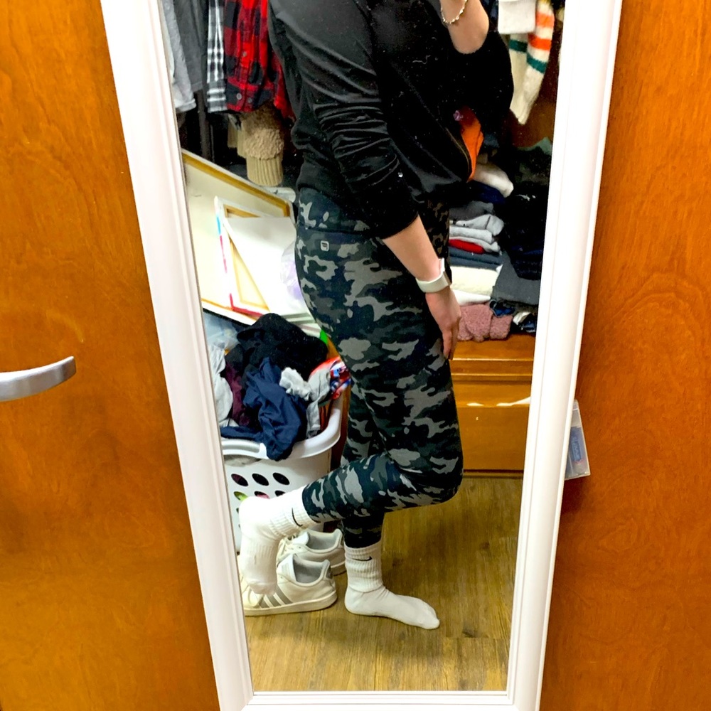 Fabletics camo leggings